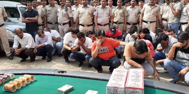होटल में कसीनो पुलिस ने की छापेमारी