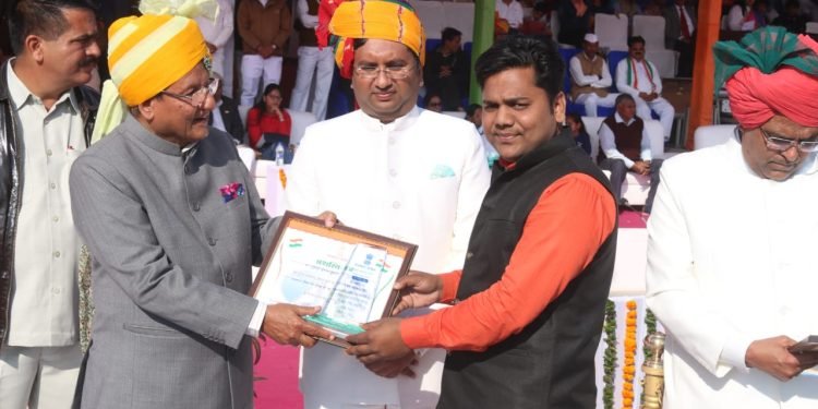 सुरेंद्र अग्रवाल Surendra Agrawal को लगातार तीसरी बार मिला कोटा जिला प्रशासन द्वारा सम्मान