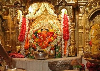 सिद्धिविनायक मुंबई को गुप्त दान दाता ने चढ़ाया 35 किलो सोना