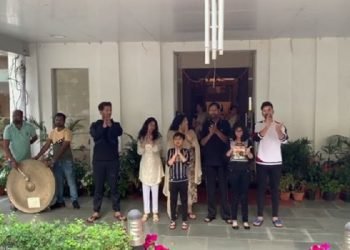 जनता कर्फ्यू:बजाई ताली और थाली, पीएम मोदी के साथ यह बड़े दिग्गज Media Hindustan