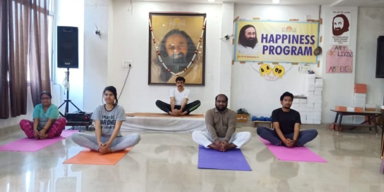 कोटा: कोटा:अंतरराष्ट्रीय योग दिवस के अवसर पर किया गया सामूहिक ऑनलाइन योग प्रशिक्षण अंतरराष्ट्रीय योग दिवस के अवसर पर किया गया सामूहिक ऑनलाइन योग प्रशिक्षण