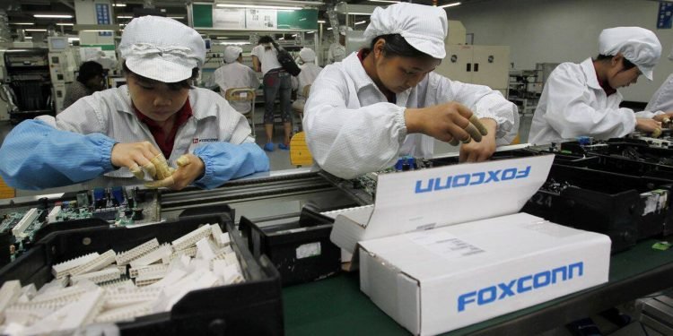 Companies like Apple, iPhone are now preparing to come out of China and come to India