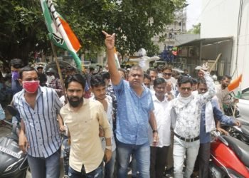 हाडोती विकास मोर्चा ने सचिन पायलट का पुतला जलाकर विरोध प्रकट किया