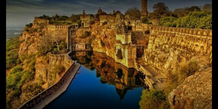 भारत का सबसे विशाल दुर्ग,चित्तौड़गढ़ का किला ( Chittorgarh fort )