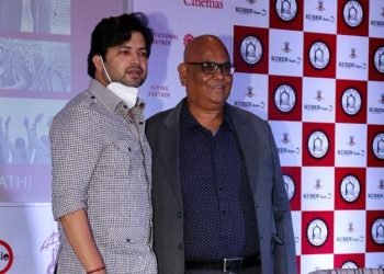 Satish Kaushik and Manish Tripathi talk about the largest mask that UP CM Shri Yogi Adityanath would be unveiling on 2nd Jan.