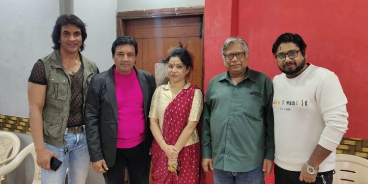 Director Raama Mehra ने किया अपनी अगली फिल्म "keh Do Na Pyar Hai" का शुभारंभ