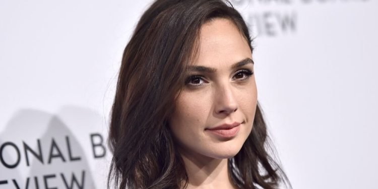 Gal Gadot ने इज़राइल और फिलिस्तीन हिंसा पर ट्वीट किया, कमेंट की बौछार