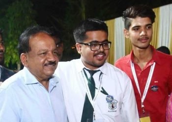 Indian inventor Indrajeet Singh had a royal dinner with Dr. Harsh Vardhan, Health Minister of India.