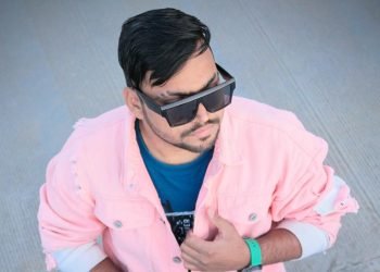 महामारी ने हम सभी को बांध दिया है : Santy Sharma Singer