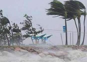 Tauktae Chakrawat : ताउते तूफान ने मुंबई को किया उत्तल पुथल, भारी बारिश