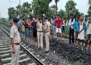 kota News कोरोना संक्रमित होने पर पोते को बचाने के लिए दादा दादी ने लगाई ट्रेन के आगे छलांग