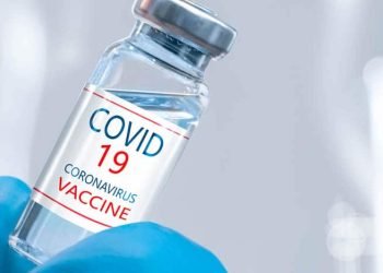 Corona Vaccine की खुराक लेने से पहले खूब पानी पिएं
