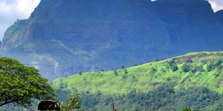 Malshej Ghat  hindi मानसून में घूमने जैसी जगह - मालशेज घाट