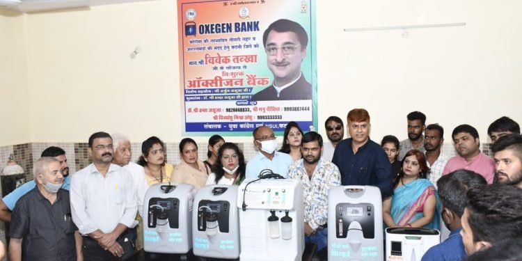 विवेक तनखा के आक्सीजन बैंक कटनी का संचालन-मनू दीक्षित,दिव्यांशू मिश्रा अंशू