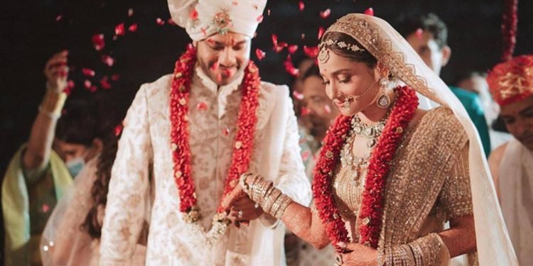 Ankita Vicky Wedding : अपनी सगाई कि विडियो को लेकर अंकिता लोखंडे हुई सोशल मीडिया पर ट्रोल