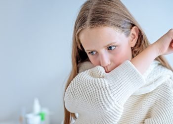 Cough Syrup Side Effects – ज्यादा मात्रा पर कफ सिरप लेना धोकादायक हो सकता है।