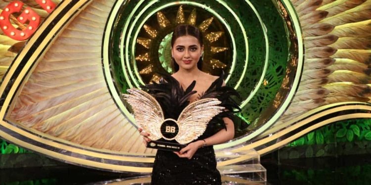 Bigg Boss Season 15 Winner – बिग बॉस सीजन 15 का खिताब तेजस्वी प्रकाश के नाम