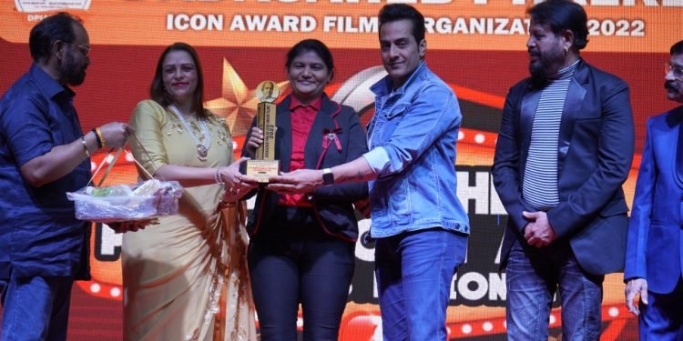 Dr Thejo Kumari Amudala honored with Dadasaheb Phalke Icon Award 2022