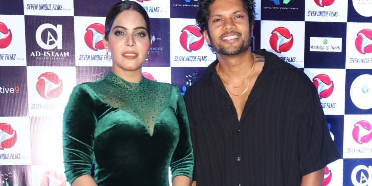 Saath Tera Music Video starring Sushant Pujari and Aaria K