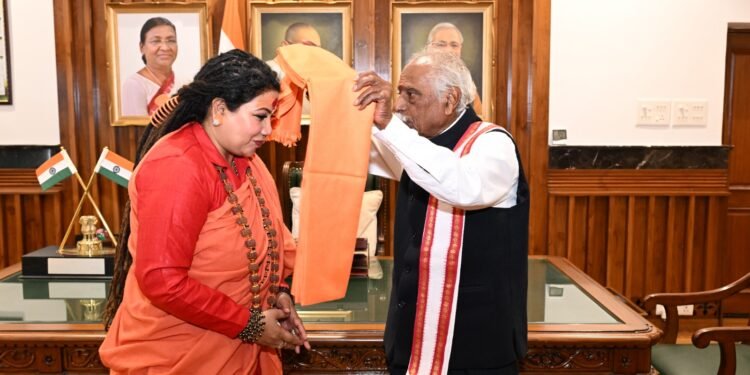 महामंडलेश्वर संजनानंद गिरी