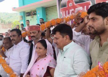 महिलाओं को सम्मानित कर बोले RJD MLA VIJAY SAMRAT