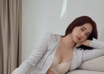 एक्ट्रेस Sim Zhi Fei