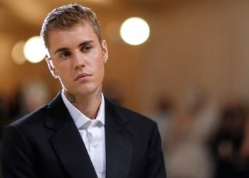 Justin Drew Bieber Biography