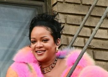 Robyn Rihanna Fenty Biography