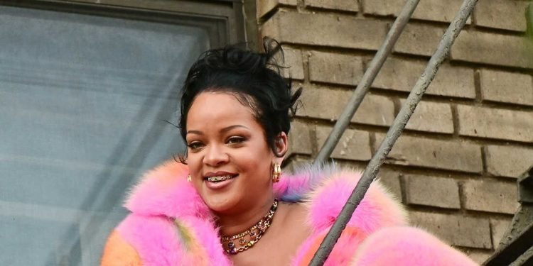 Robyn Rihanna Fenty Biography