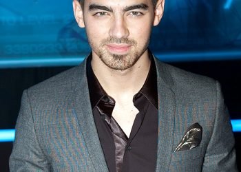 Joe Jonas Biography