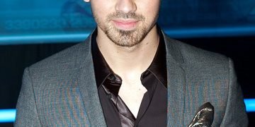 Joe Jonas Biography