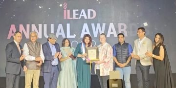 Aisha Shaikh awarded & felicitated by famous dignitaries in Kolkata