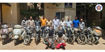 Mumbai Kandivali police seized 2 thieves with 11 bikes