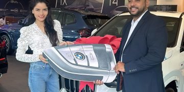 Bollywood Actress Gehana Vasisth buy New BMW X1