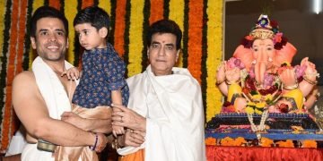 Ganesh Utsav celebrated at Ekta Kapoor's house, actor Jeetendra seen having fun with grandson