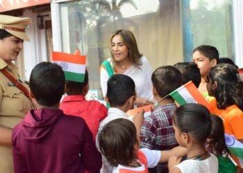 Dr. Shagun Gupta Celebrates the 76th Republic Day with ACP Shabana Shaikh and Enthusiastic Children