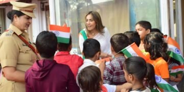 Dr. Shagun Gupta Celebrates the 76th Republic Day with ACP Shabana Shaikh and Enthusiastic Children