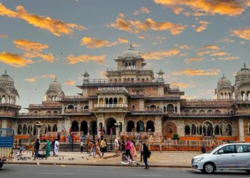 Exploring Jaipur A Complete Guide to the Pink City's Iconic Tourist Attraction