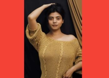 Joohi Pal Soars to New Heights with ‘Pocket Mein Aasman