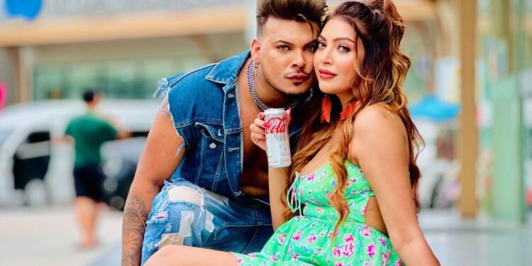 Eshan Masih & Zainab Dipannita