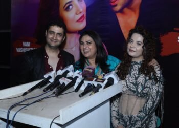 Eyeliner Music Video Siddhant Issar Shine in Dinesh Soi’s Latest Hit