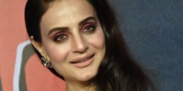 Ameesha Patel Stranded in Dubai After Missile Attack, Flight Diverted to Muscat